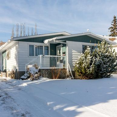 Real Estate in Delburne AB