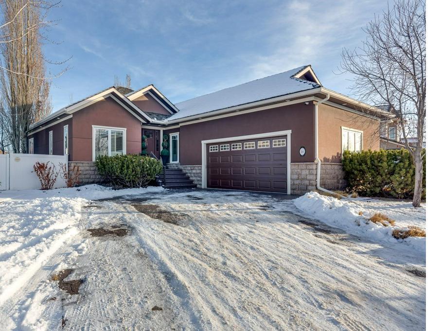 Open house located at 14 Alexander Crescent, Red Deer, AB on January 14, 2024 from 2 to 4 pm or call Donna 403-872-0105